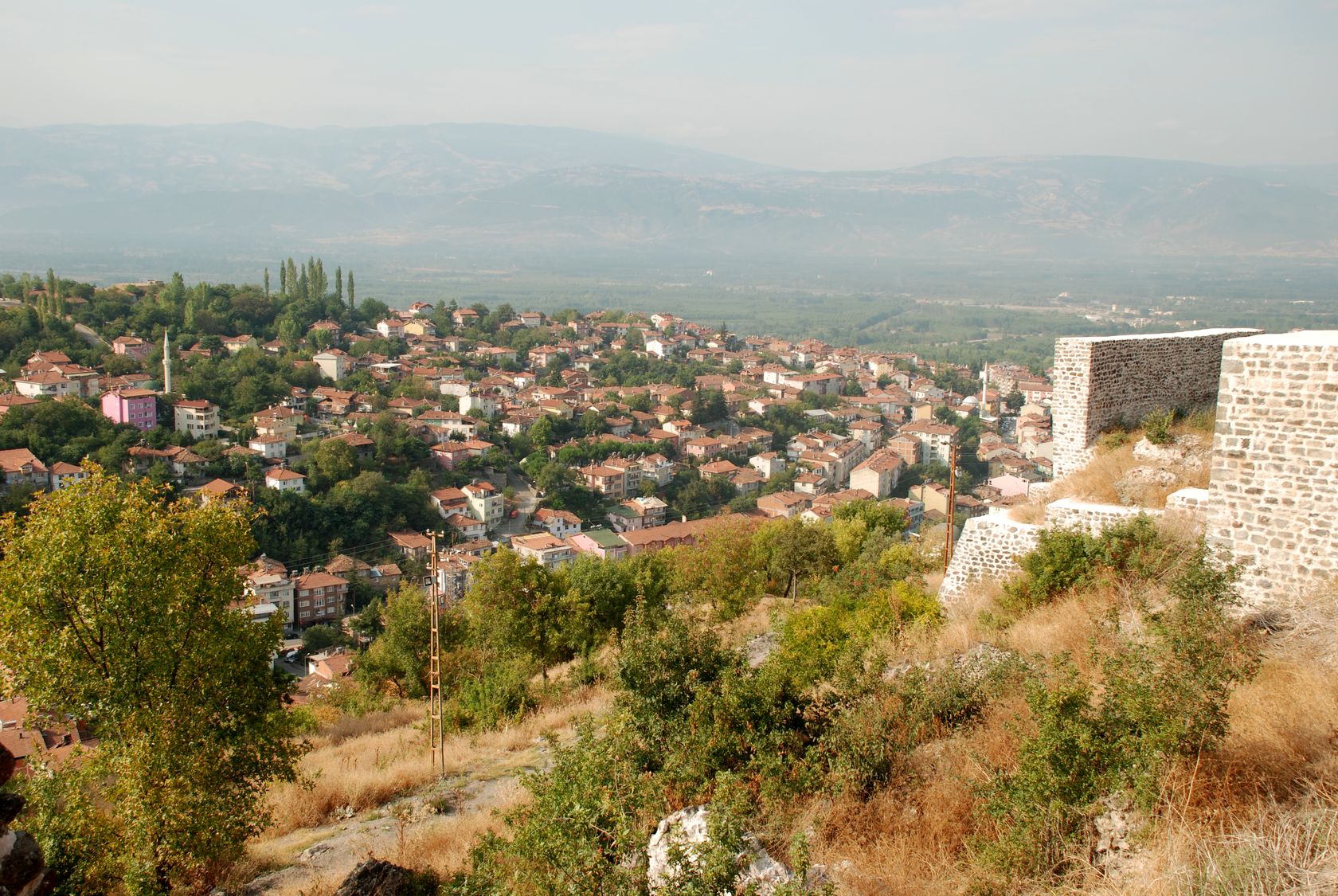 Niksar Kalesi güneybatı surları